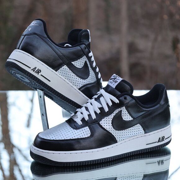 Nike Air Force 1 Low Metallic Silver 2009 - Picture 4 of 13